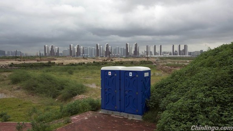清除公厕恶臭，中国科学家有新招.jpg