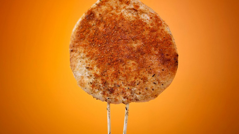 最好吃的是烤馕。The griddle pancake is a dense and fluffy flatbread..jpg