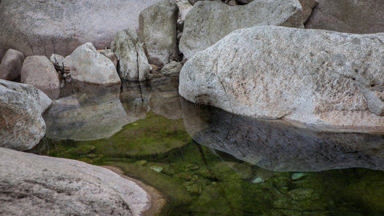 崂山地区以山泉水闻名 Laoshan is famous for its spring..jpg