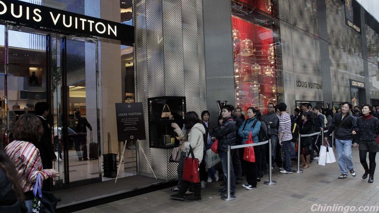 China's young shoppers to revive luxury sector.jpg