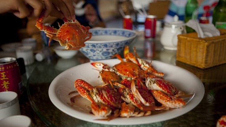 Fresh crabs at Haitang Bay Impression Seafood Restaurant.jpg
