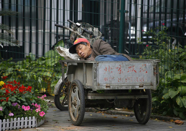 Afternoon-nap-china-05.jpg