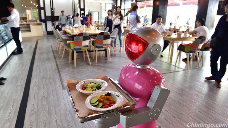 中国安装的机器人设备数量预计将超过任何其他国家.jpg