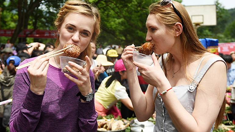 Russian tourists in China, Chinese tourism